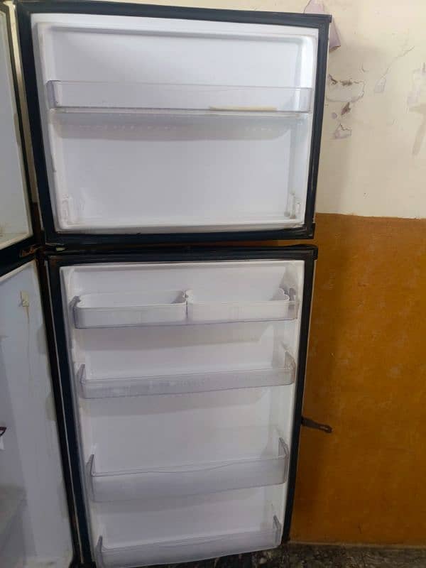 EXTRA LARGE WAVES Refrigerator 5