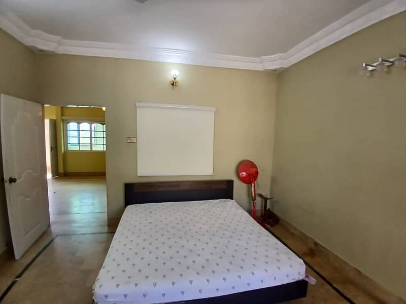 3 BED Lounge portion available for rent 1