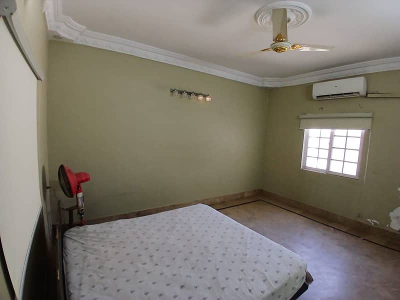 3 BED Lounge portion available for rent 8