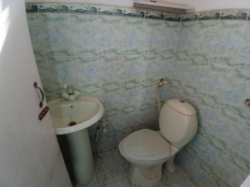 3 BED Lounge portion available for rent 11