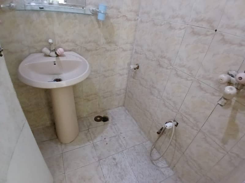 3 BED Lounge portion available for rent 13