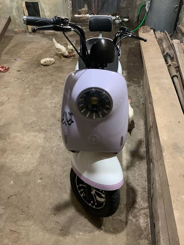 Electric Scooty Zhongfa 0/3/0/3/4/3/4/0/1/4/9/ 0