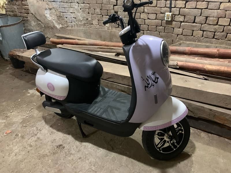 Electric Scooty Zhongfa 0/3/0/3/4/3/4/0/1/4/9/ 1