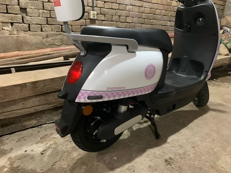 Electric Scooty Zhongfa 0/3/0/3/4/3/4/0/1/4/9/ 4