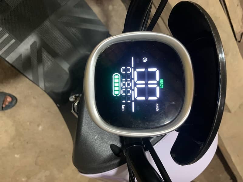 Electric Scooty Zhongfa 0/3/0/3/4/3/4/0/1/4/9/ 5