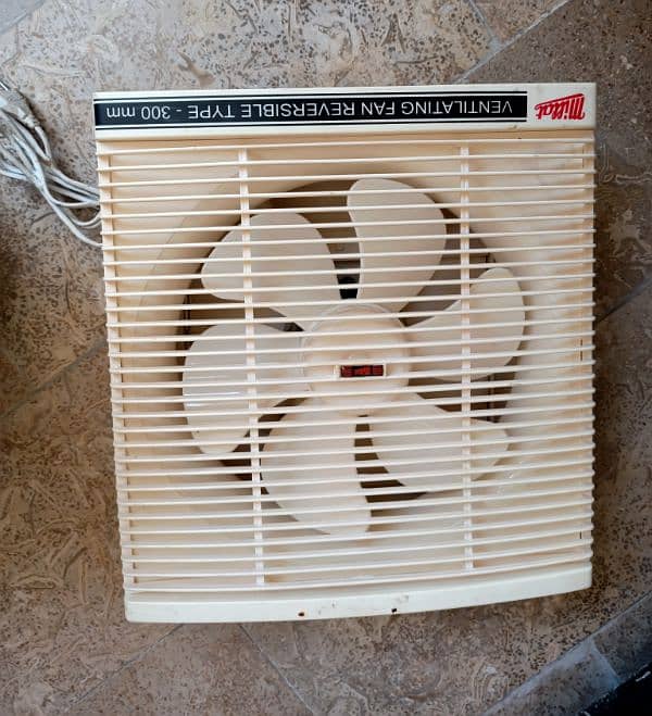 2 exhaust fans 1