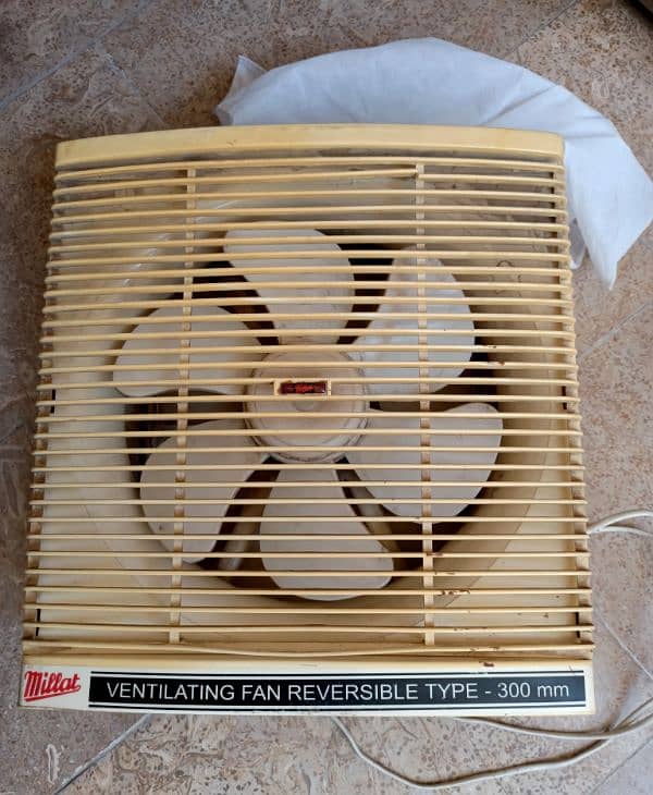 2 exhaust fans 2