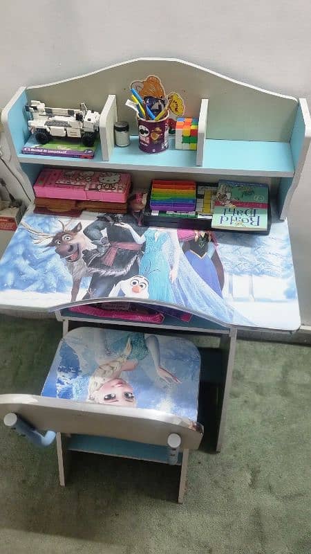 Frozen Study Table 0