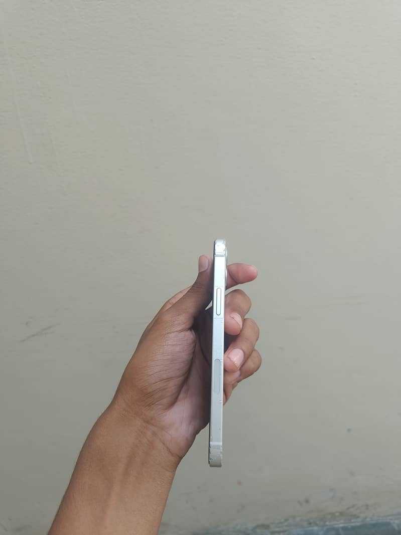 iPhone 12 64gb j. v water pack 3