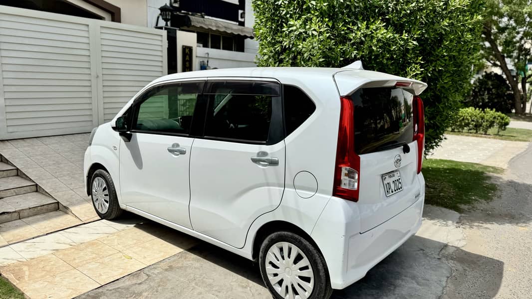 Daihatsu Move 2022 - 2024 0