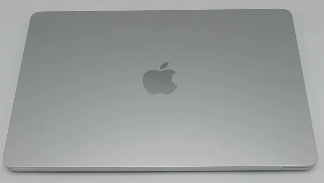 MacBook Air 2022 Apple M2 Chip 8/16GB Ram 256GB New 10/10 M2 Laptops 3