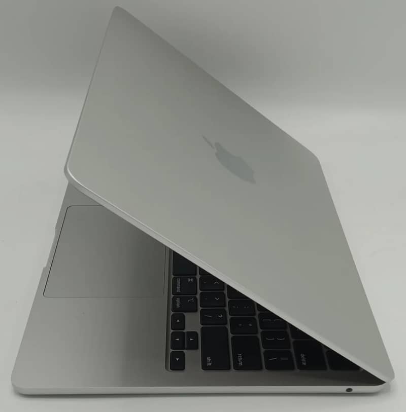 MacBook Air 2022 Apple M2 Chip 8/16GB Ram 256GB New 10/10 M2 Laptops 6