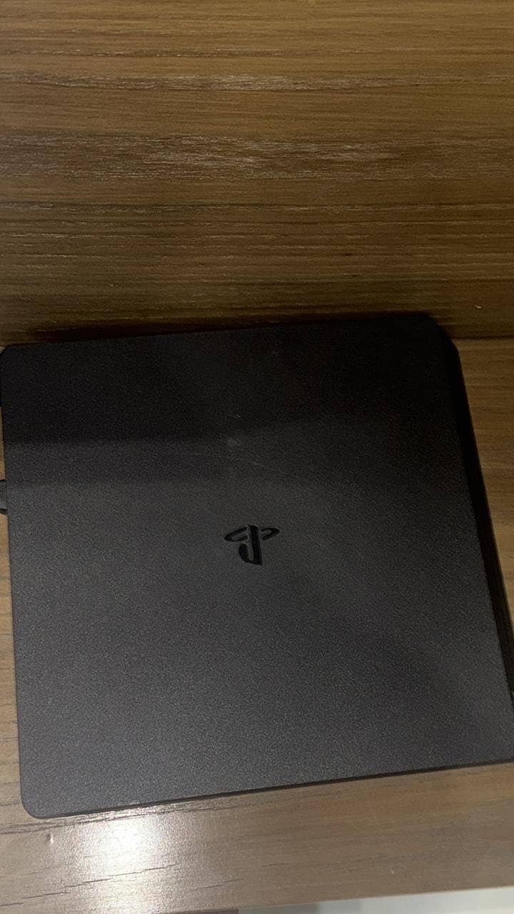 Ps4 slim 0