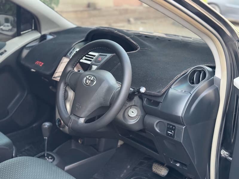 Toyota Vitz B Intelligent 1.0 ( Rpm Meter) 10