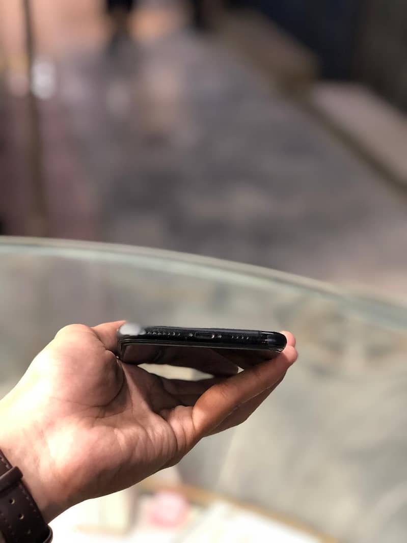 Iphone 11 pro max PTA approved 9