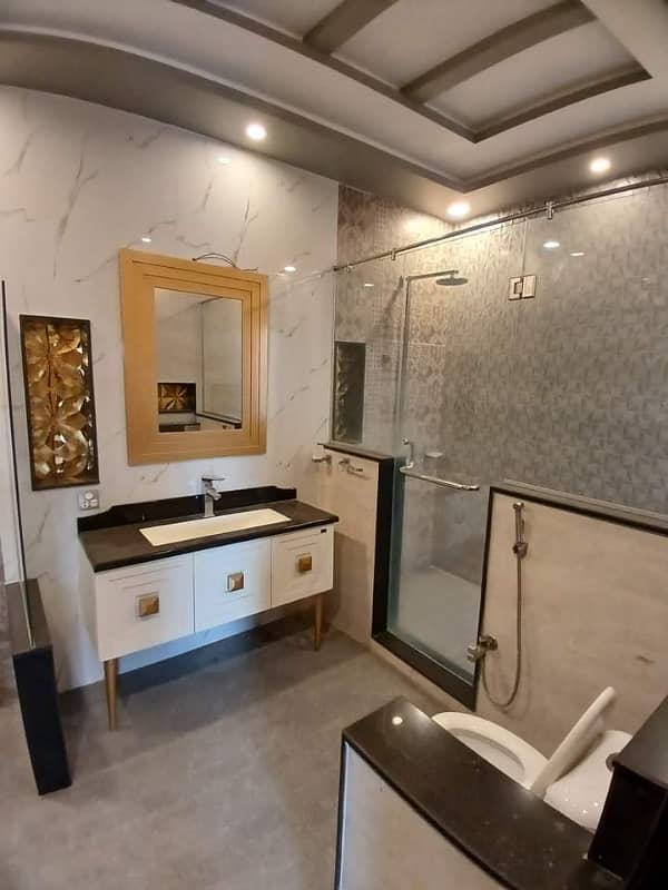 1 kanal Upper Portion Available For Rent 6