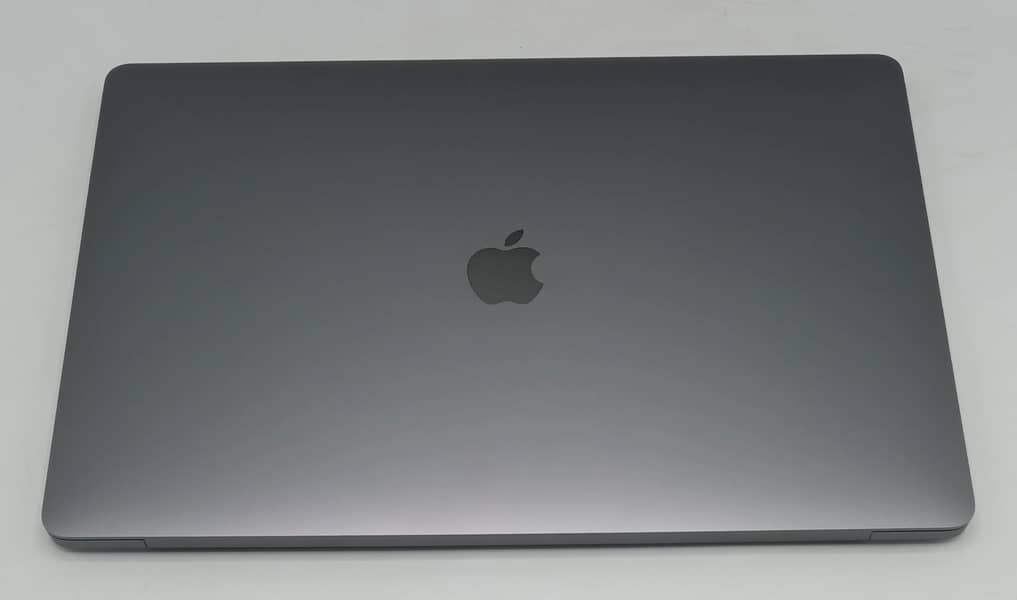 MacBook Pro 2019 16 Inch i7 i9 32/1TB Specs 4GB Graphics 10/10 1