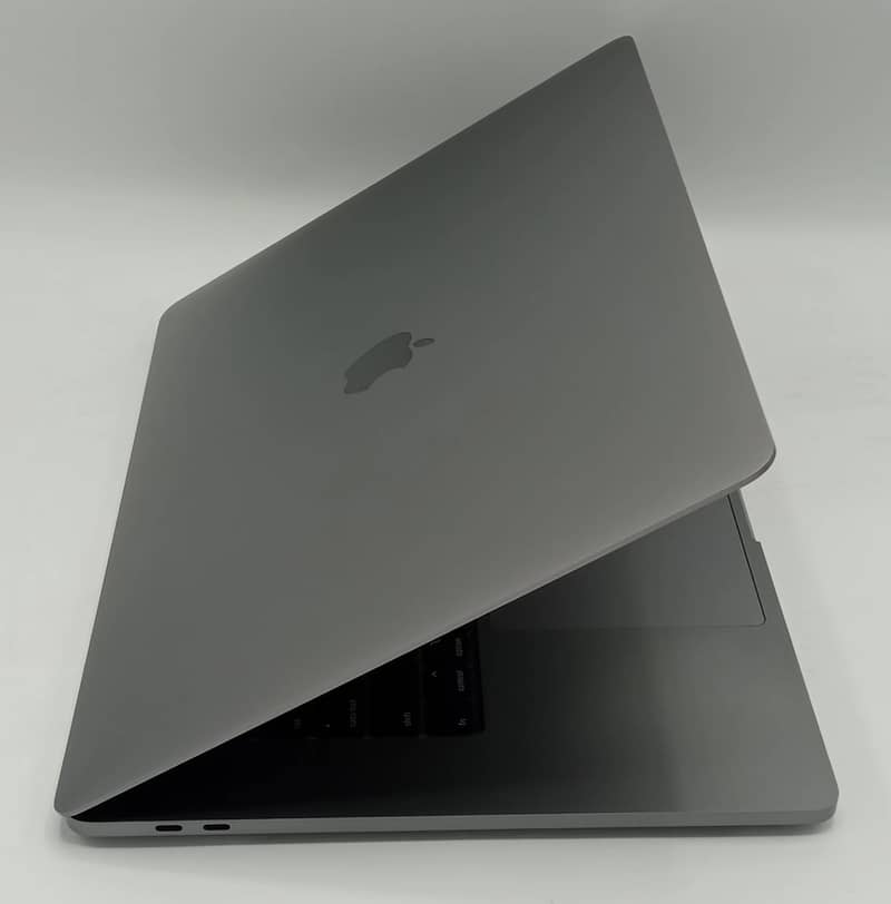 MacBook Pro 2019 16 Inch i7 i9 32/1TB Specs 4GB Graphics 10/10 3