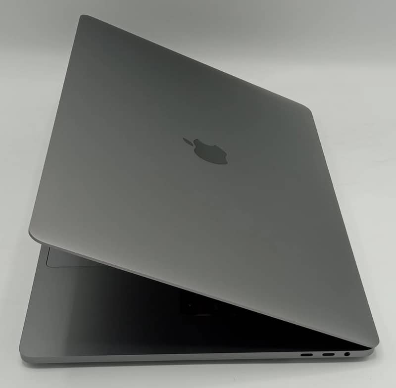 MacBook Pro 2019 16 Inch i7 i9 32/1TB Specs 4GB Graphics 10/10 4