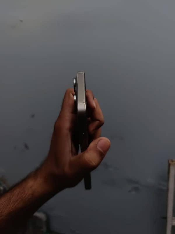 iPhone 15 pro Max 5