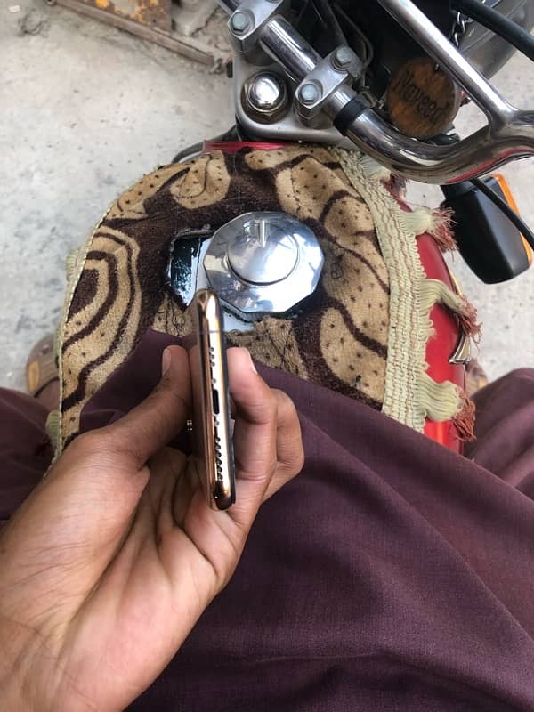 iPhone XS  64gb non pta factory unlock 3