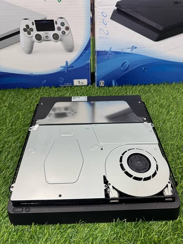 PS4 SLIM (1TB) BRAND NEW STOCK AVAILABLE 2