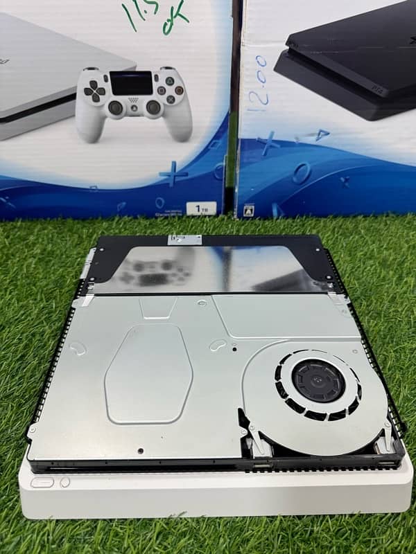 PS4 SLIM (1TB) BRAND NEW STOCK AVAILABLE 6
