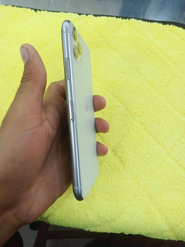 iphone 11pro max 256gb factory 4