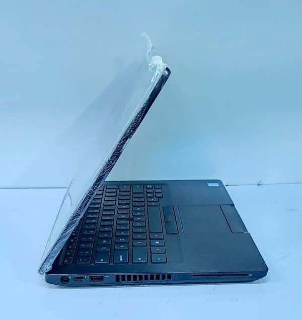DeLL Latitude 5401 1