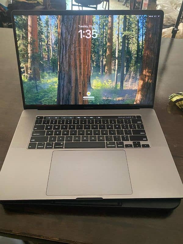 Macbook Pro 2019 – 16-inch | Core i7 | 16GB RAM | 1TB SSD 2