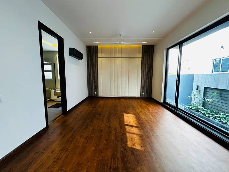 1 Kanal Beautiful Unique Modern Designed House With Luxury In DHA Phase 6 9