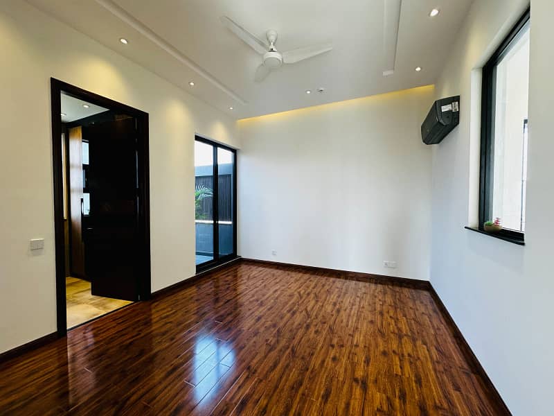 1 Kanal Beautiful Unique Modern Designed House With Luxury In DHA Phase 6 15