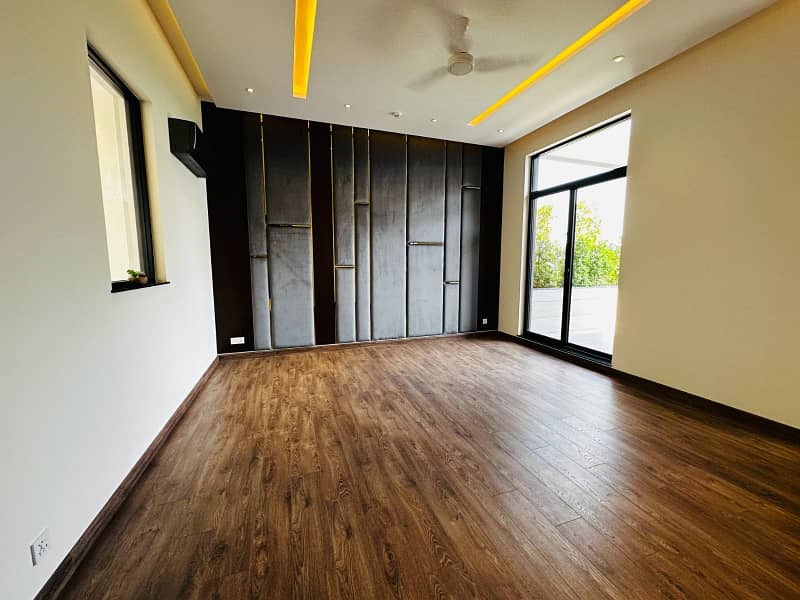 1 Kanal Beautiful Unique Modern Designed House With Luxury In DHA Phase 6 18