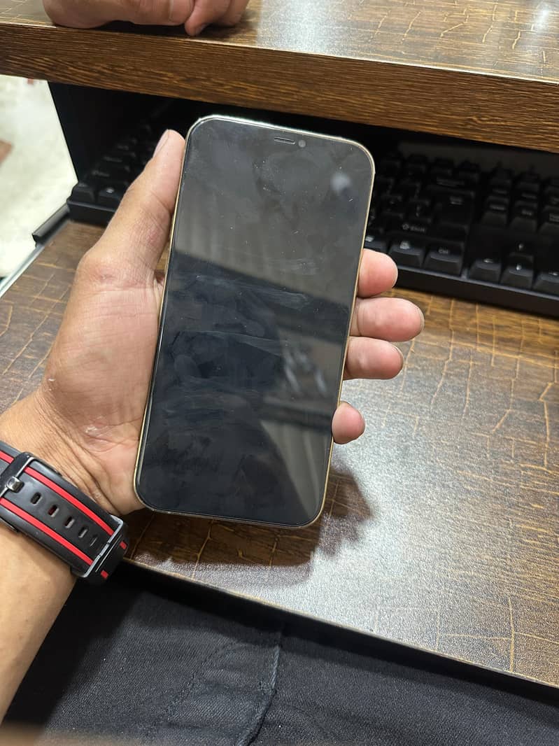 I phone 12 pro max pta 7