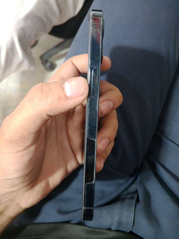 iphone 12 pro 3
