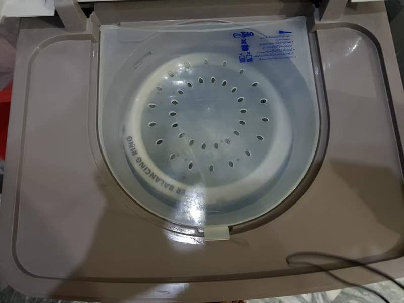 New washing machine with Spinner 1
