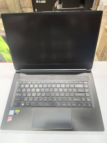 Gaming MSI Laptop core i7h 9th gen Rtx2080 8gb 1