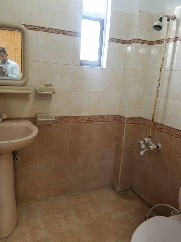 Apartments available for rent 2 bedroom with attached bathrooms 6