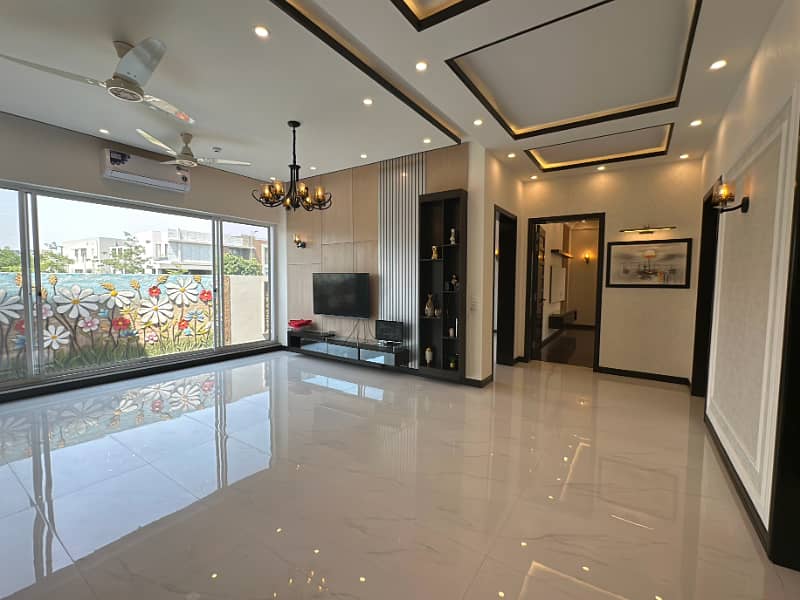 Near to Carrefour 1 Kanal Most Beautiful Luxury Bungalow for Sale 4