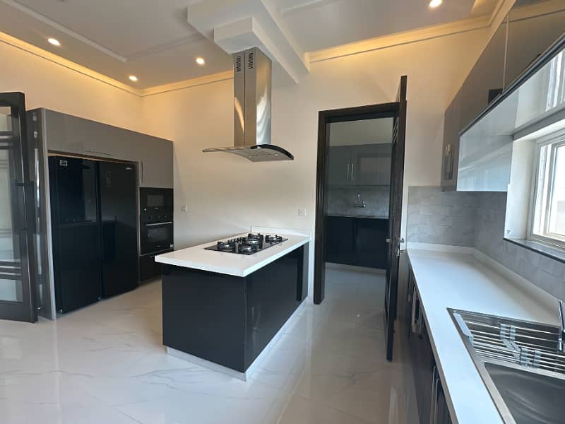 Near to Carrefour 1 Kanal Most Beautiful Luxury Bungalow for Sale 7