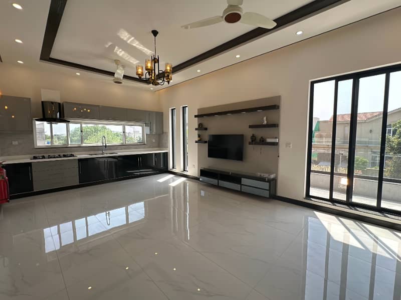 Near to Carrefour 1 Kanal Most Beautiful Luxury Bungalow for Sale 15