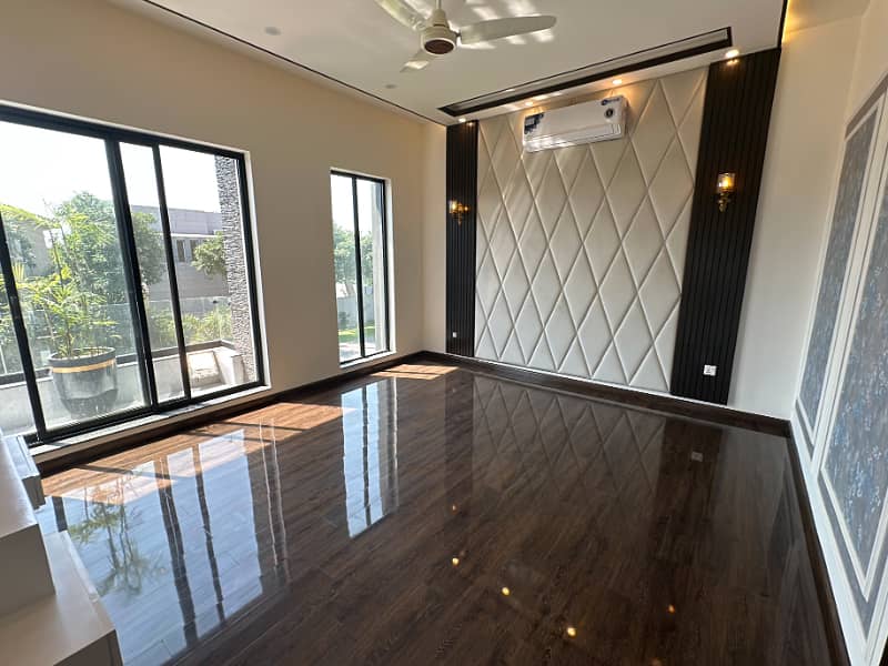 Near to Carrefour 1 Kanal Most Beautiful Luxury Bungalow for Sale 17