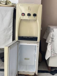 Superasia dispenser