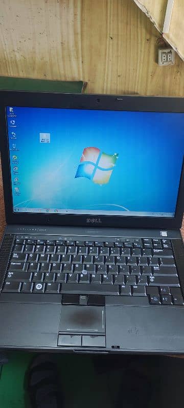 DELL LATITUDE E6400 1