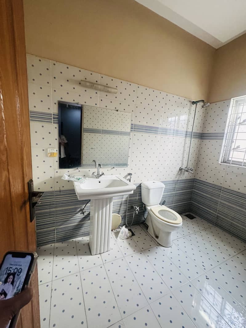 Buy A 10 Marla House For Sale In Green City 11