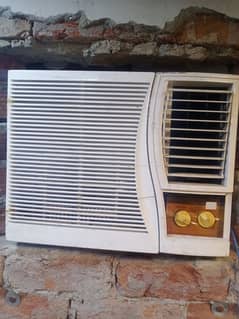 0.75 ton ac in good condition achi halat m h koi kam ni hny wala