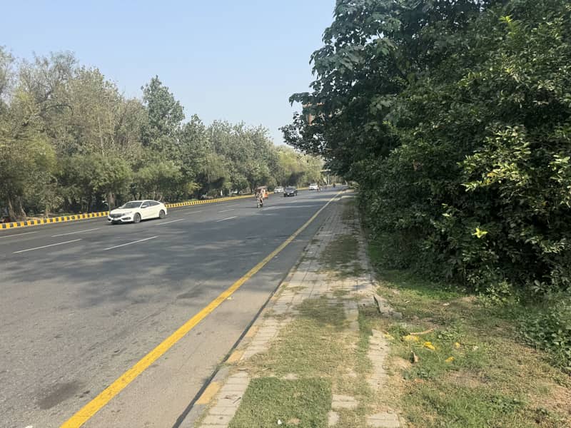 2 Kanal Plot Near To Park And Commercial Market 0
