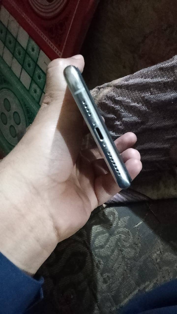 11 pro max 256 PTA Approved 4