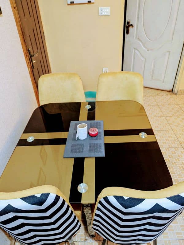 Dining Table set - 4chairs 4