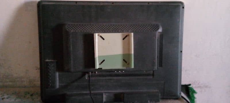 LCD Television 3